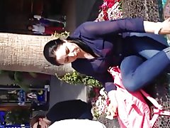 Panas milf dalam blus tipis