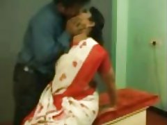 India bibi berhubungan seks di tempat kerja