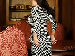 Kecantikan melakukan striptis sexy